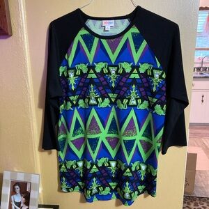 LuLaRoe Black and Green  Frog Design Raglan Shirt Size Large